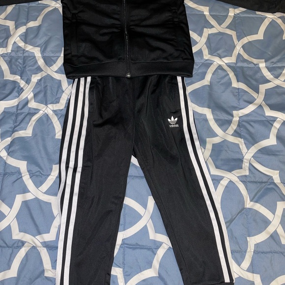 Black kids Adidas sweatsuit. - Picture 2 of 3
